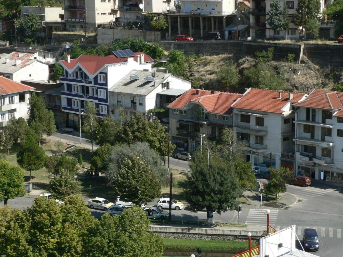 Hotel Leder Kočani Exteriér fotografie